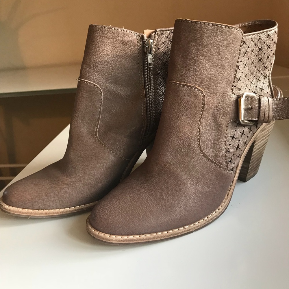 Tan Dolce Vita Booties